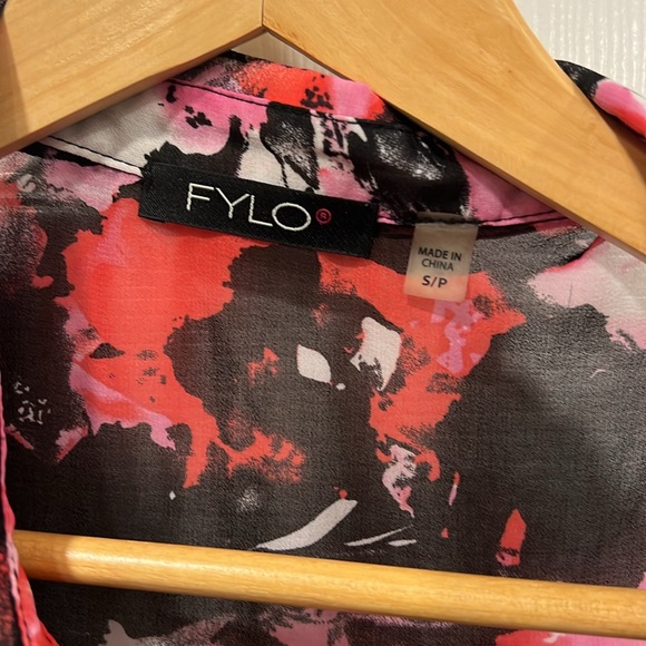 Lot of five size small shirts; J crew, Wayf, Lucky, Lush and Fylo bundle lot - Picture 10 of 10